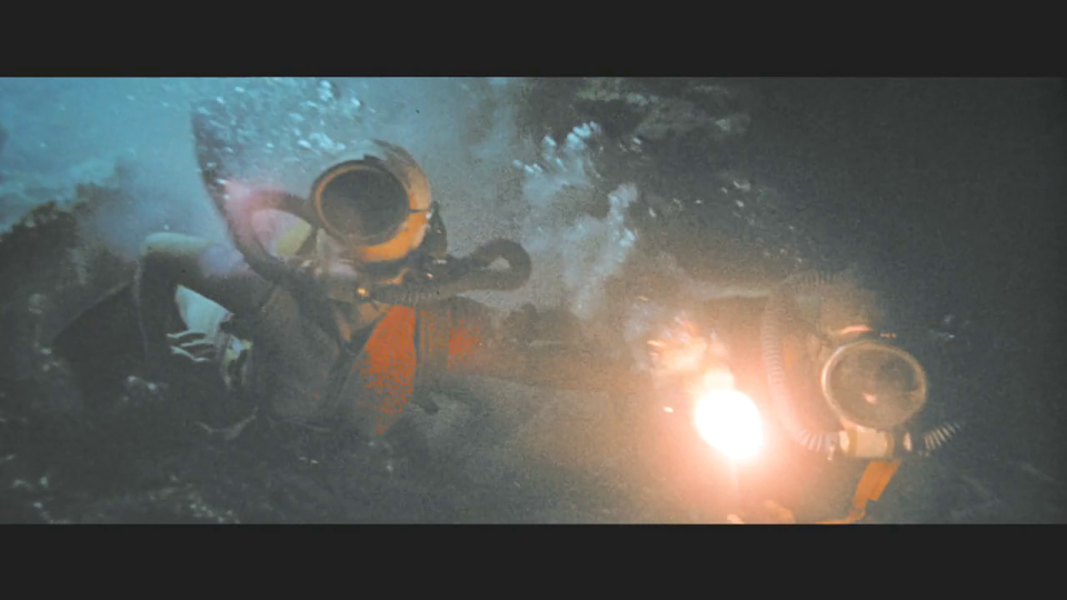 Frogwoman Org - Page 27 of 40 - Female scuba divers in action ...