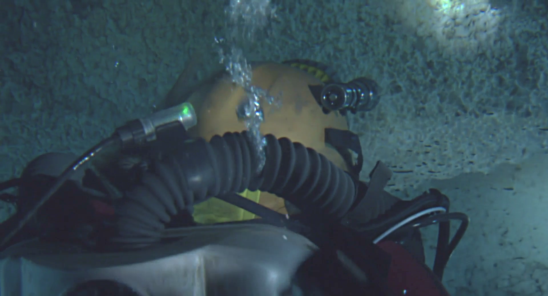 Female Rebreather Diver Drowns After Her Air Hose Rips Sanctum
