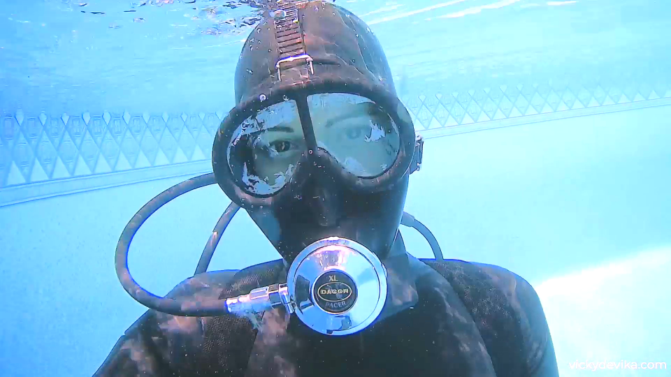 Frogwoman Org - Page 13 of 41 - Female scuba divers in action ...