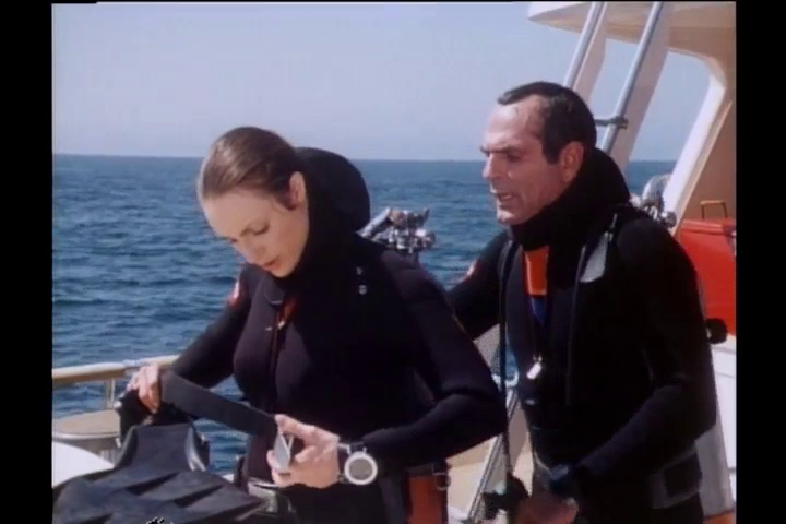 Frogwoman Org - Page 5 of 41 - Female scuba divers in action, including ...