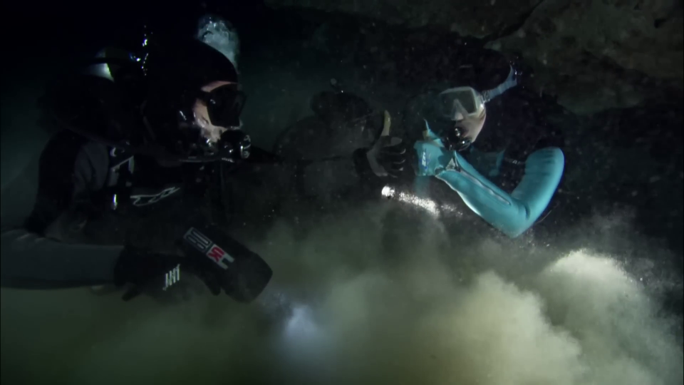 Frogwoman Org - Page 2 of 74 - Female scuba divers in action, including ...